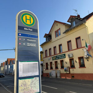 Haltestelle vor der Praxis